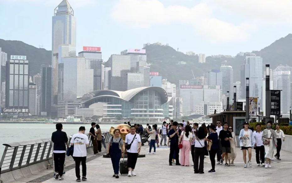 五一黃金周料迎80萬內地旅客 李家超：口岸交通等會有特別安排