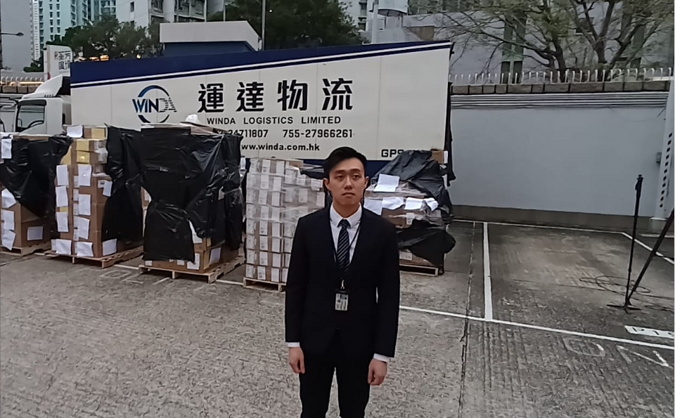 突發丨警拘物流公司新聘司機　涉盜取400萬元電子零件