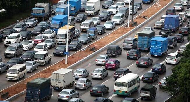 「假期經濟」火熱依舊 內地遊、出境遊全面開花
