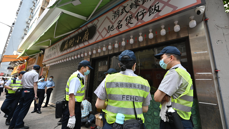 食環署：封閉廟街兩間無牌經營及嚴重阻街的食物業處所