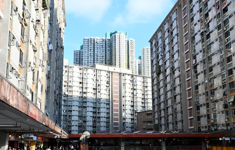 何永賢：研調整公私營房屋比例 適時增減房屋階梯