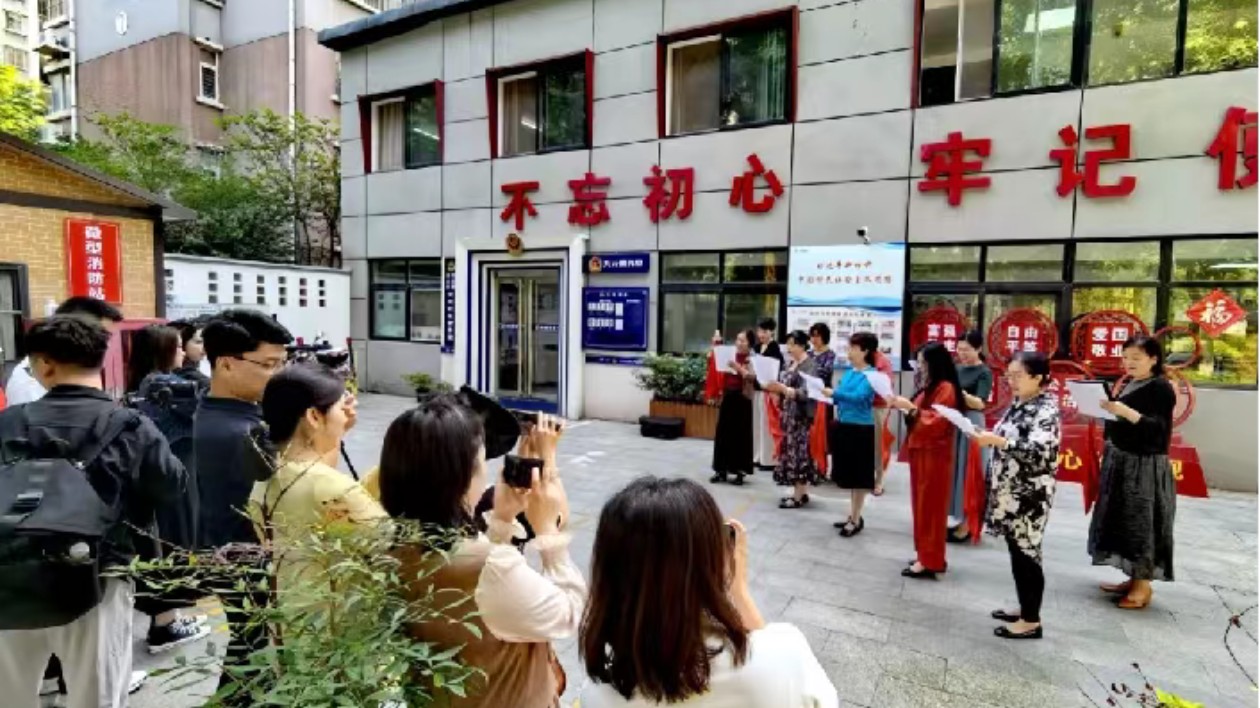 「中央省市媒體中原慈善行」走進河南洛陽