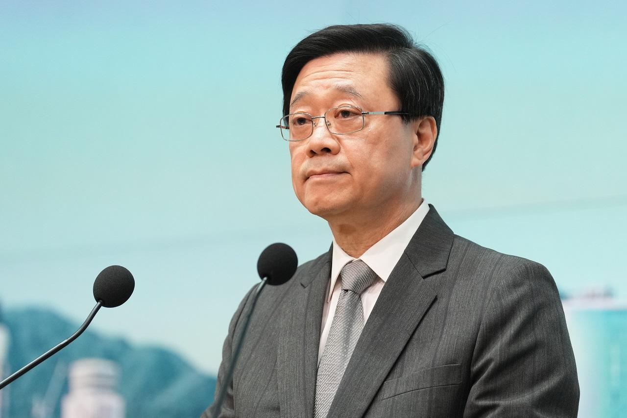 李家超回應社工註冊局事件：絕對支持撥亂反正措施