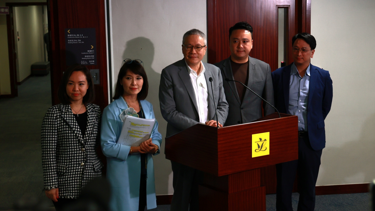 多位立法會議員聯名 支持完善社工註冊局管治