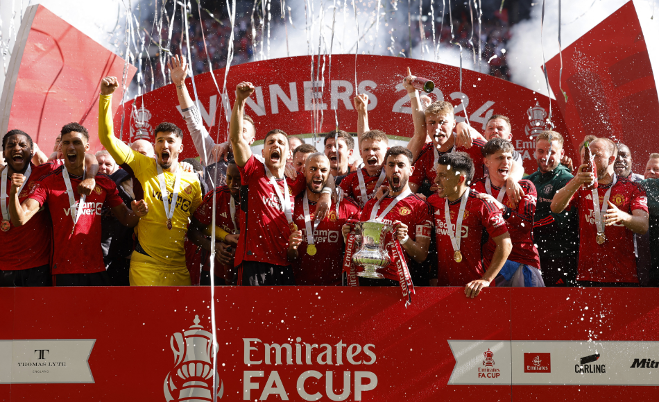 2:1粉碎曼城雙冠好夢 曼聯捧英足杯下季踢歐霸