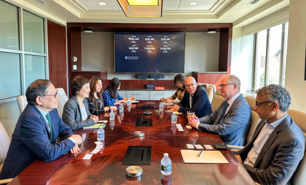 蔡若蓮訪芝加哥 冀加強兩地學術交流