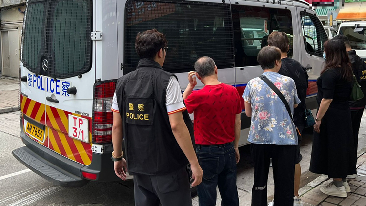 警方上水搗破非法麻雀賭檔 拘捕9人檢獲賭具