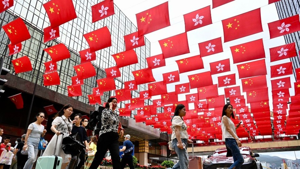 李家超宣布多項「七一」優惠活動 市民可免費搭車