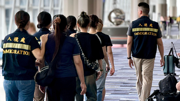 入境處將19名非法入境者及逾期逗留人士遣返越南