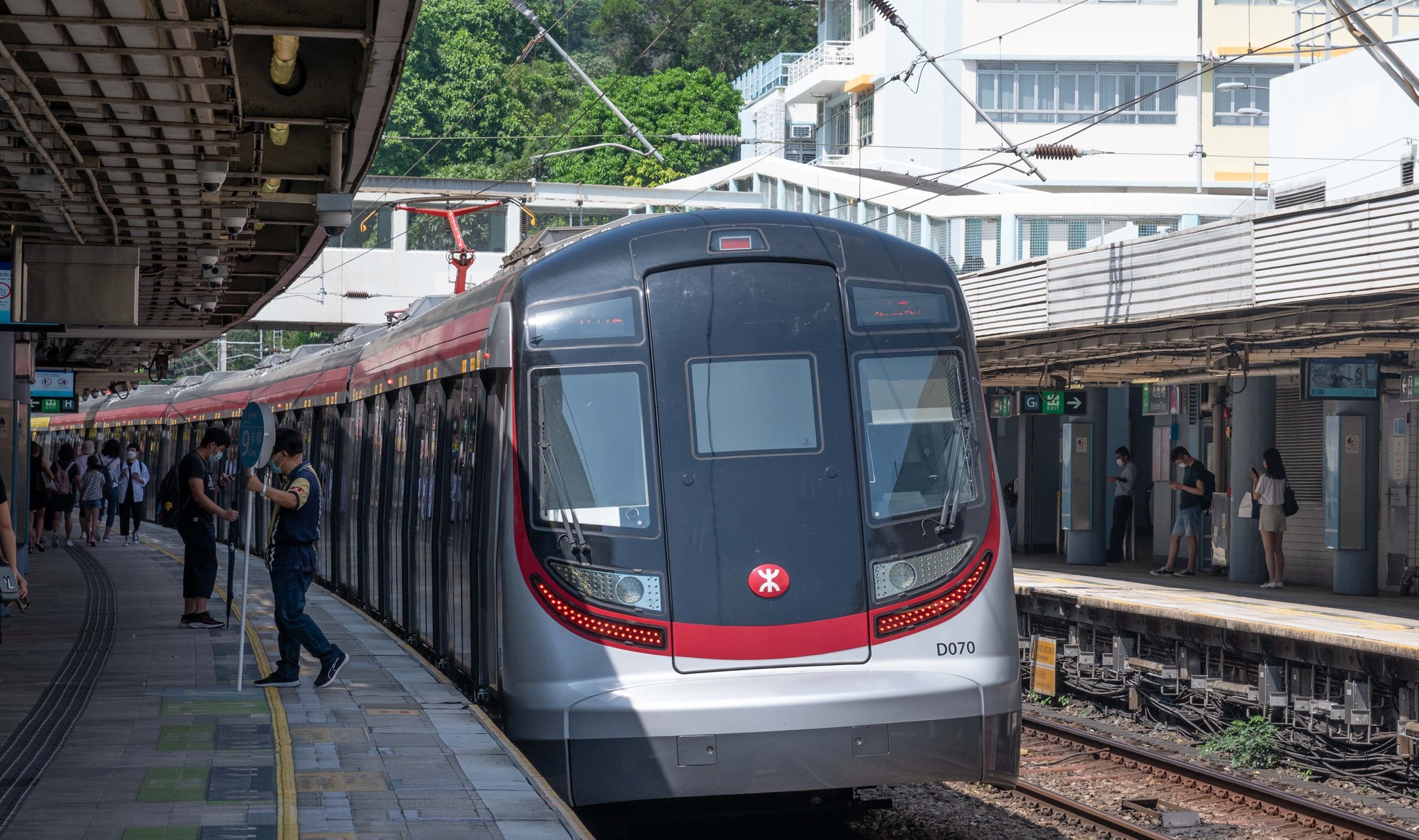 鄧炳強：深圳無計劃將港鐵東鐵線引入羅湖區