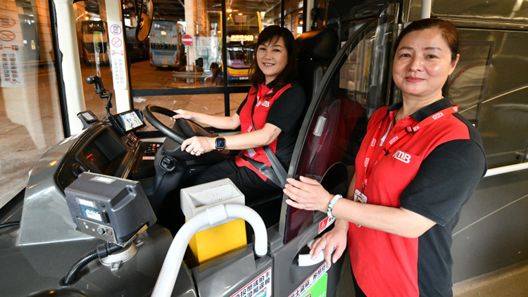 九巴推出全港首條女車長專線 69號線11名車長均為女性