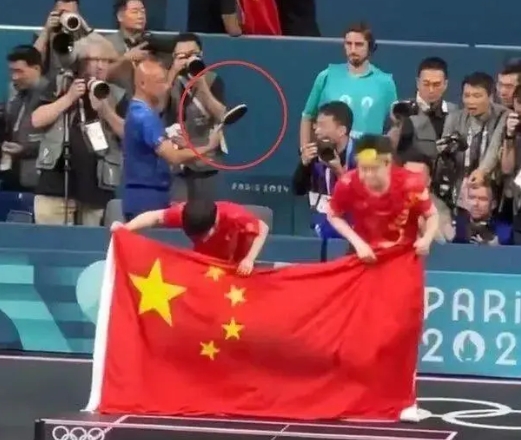 球拍被意外踩斷 王楚欽回應：也許是天意