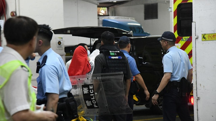 多名惡煞突闖觀塘一派對房間施襲搶劫 3男子受傷