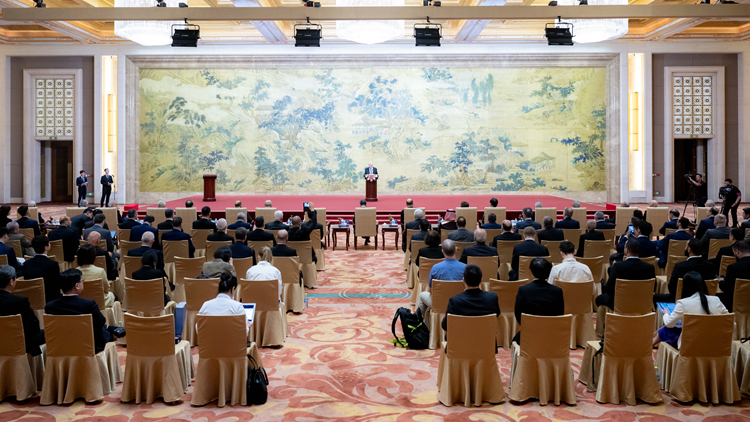 【鑪峰遠眺】中國以外交軍事兩手維護和平