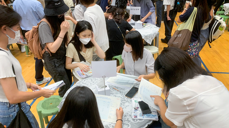 考評局：經覆核後DSE「榜眼」增加2人至35人 「狀元」維持10人