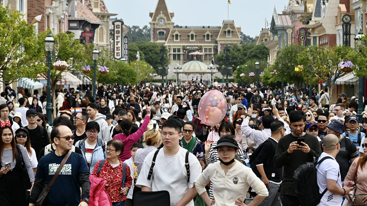 7月訪港旅客392萬人次 按年增一成 旅發局中秋節晚將辦無人機表演