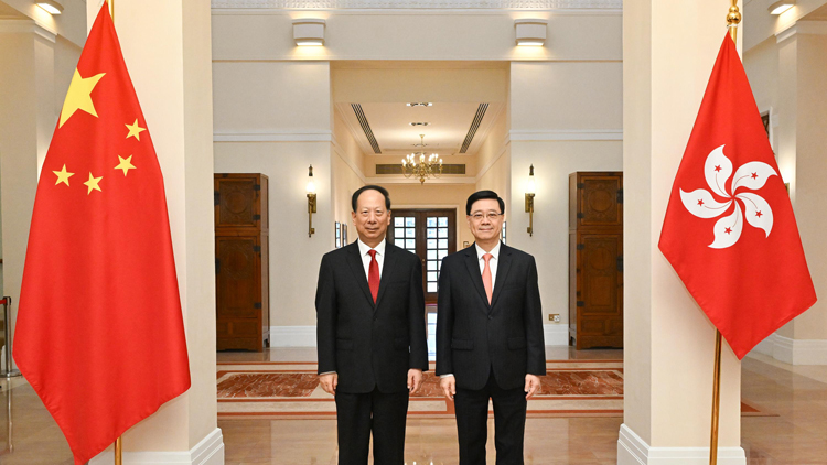 李家超與中央統戰部部長石泰峰會面 雙方就共同關心議題交換意見