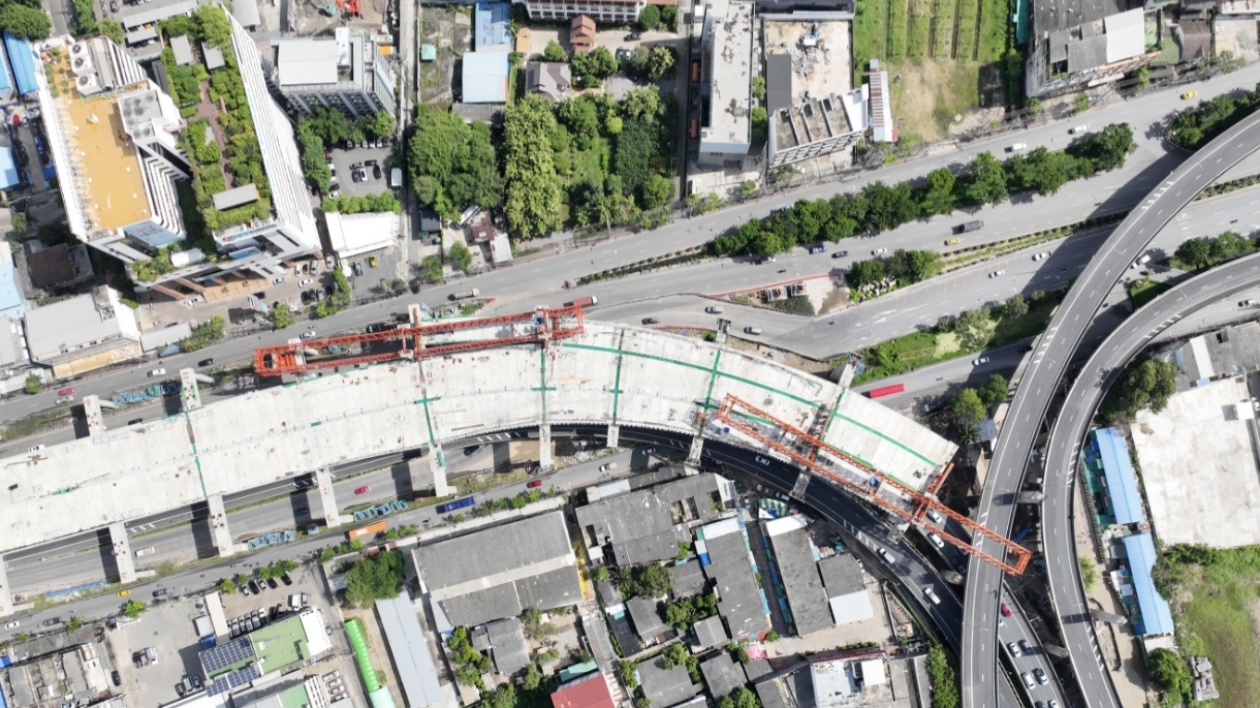 泰國首都「京三環」項目主線節段箱梁架設完成