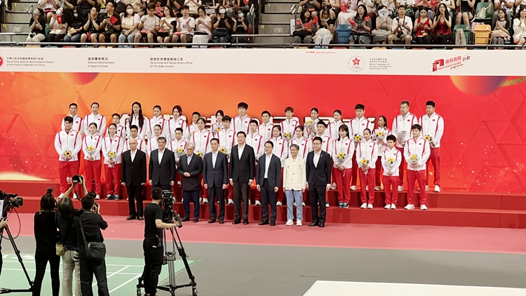 直播｜內地奧運健兒羽毛球、體操及乒乓球表演