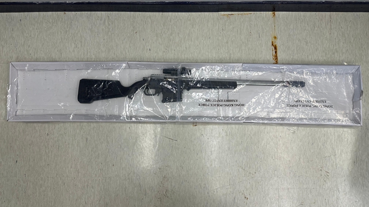O記紅磡拘捕一對男女 涉網上售賣仿製槍械等武器
