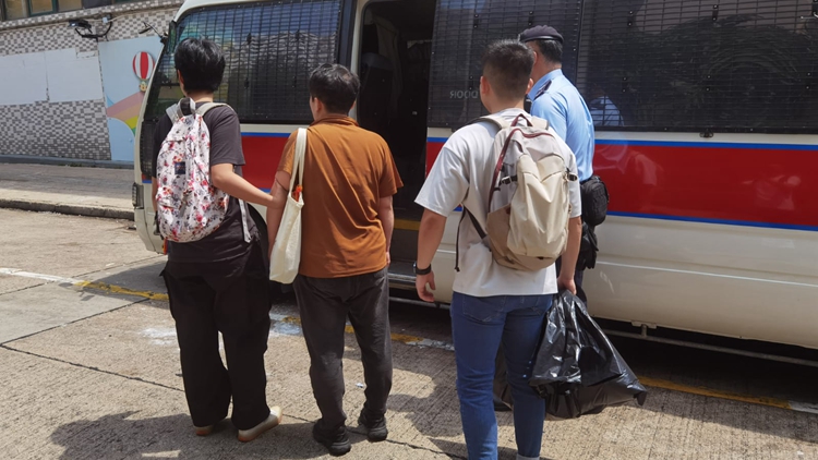 警方聯同入境處東九龍打擊黑工 拘捕13人