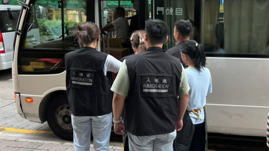 入境處展開反非法勞工行動拘12人