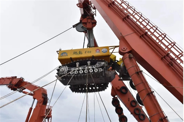 大國重器 | 「鯤龍500」海底採礦車：在海底自行走動