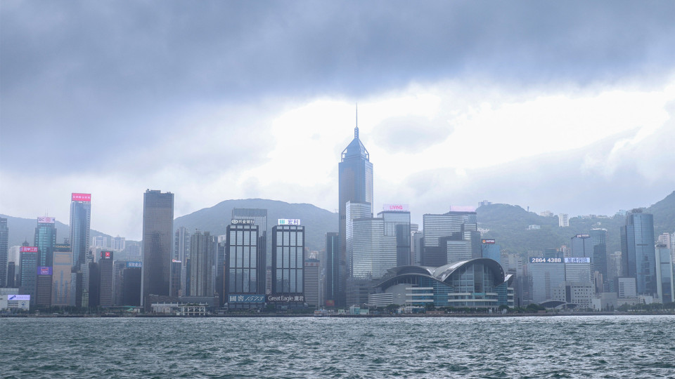 天文台：「銀杏」已減弱為強颱風 中午至下午3時將發出1號戒備信號