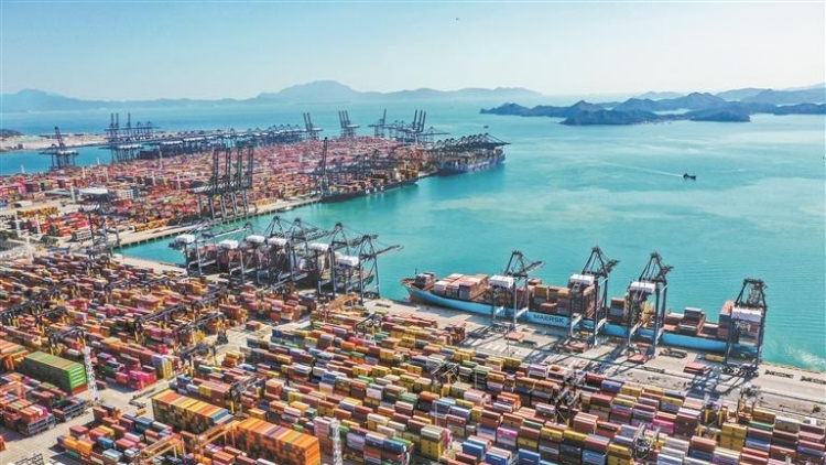 深圳港集裝箱吞吐量再破3000萬標箱