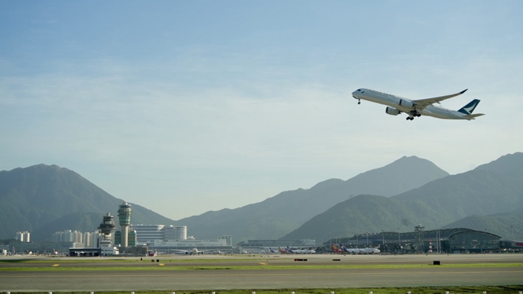 歷時13年造價1415億元 機場三跑系統正式啟用 李家超對航空業提出三要求