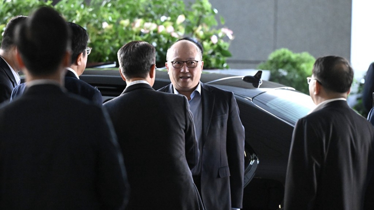 陳茂波率多名官員及商界人士考察北部都會區