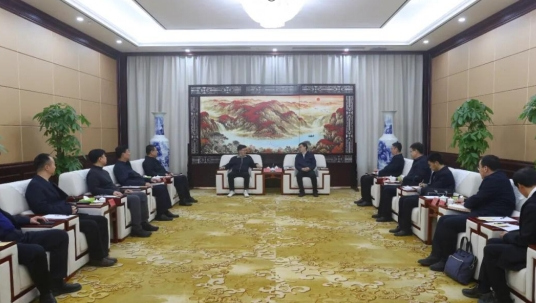 塔城地委書記支現偉會見工業和信息化部領導、中國鐵塔股份有限公司新疆分公司領導、新疆河南工商企業聯合會會長等一行