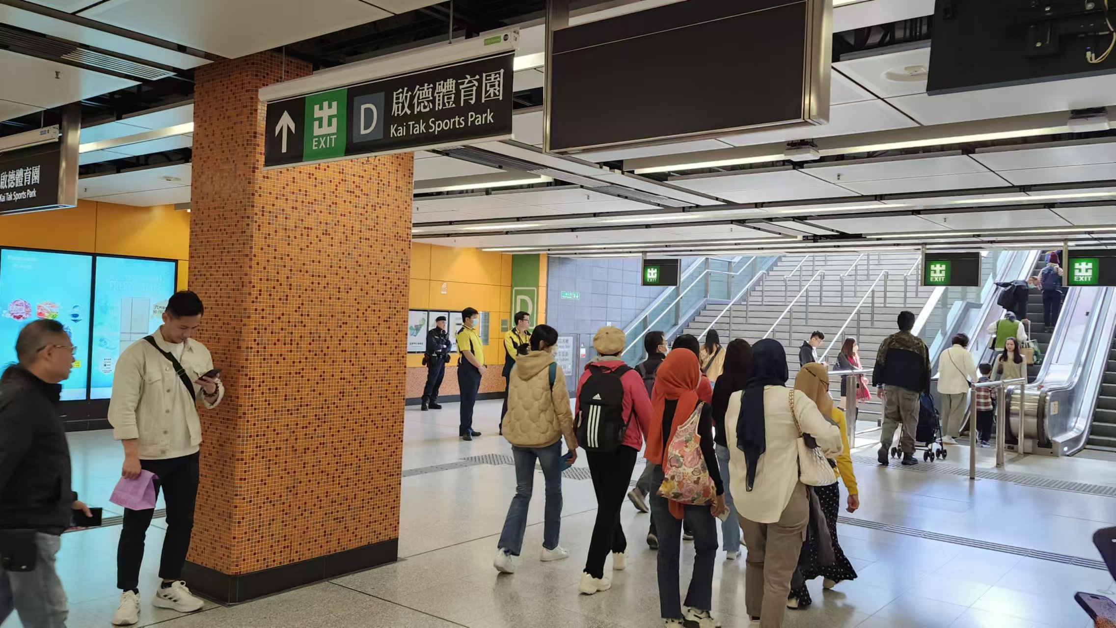 啟德體育園主場館5日首辦測試賽 人流開始增加