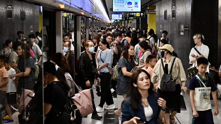 港鐵農曆新年增逾1600班車 年廿九通宵服務 年初二維港煙花匯演加密班次