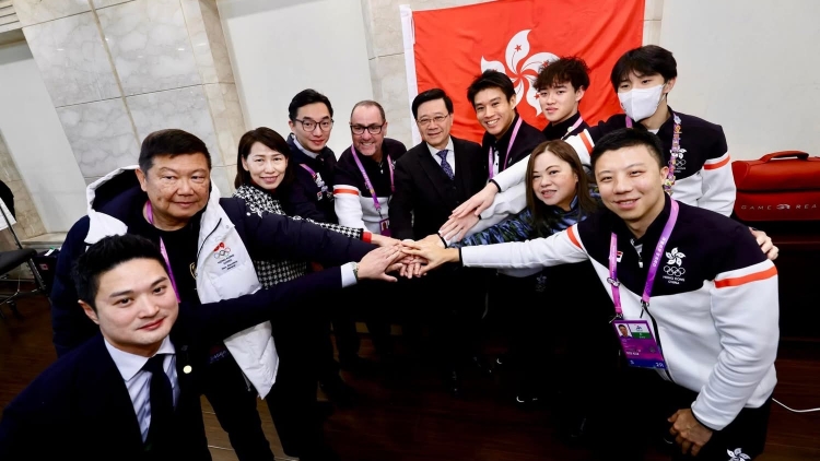 李家超探望受傷冰球隊員 讚香港運動員堅守體育精神