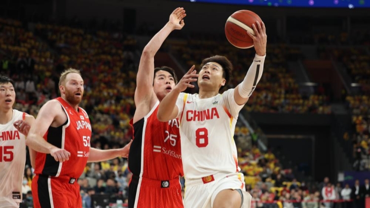 中國男籃42分大勝日本 晉級亞洲杯正賽