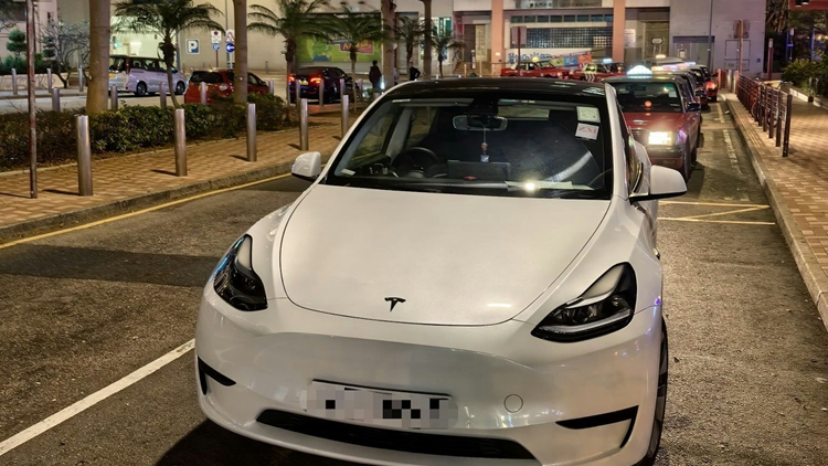 警方東九龍打擊違例駕駛 拘捕2名司機 涉酒駕及無牌駕駛