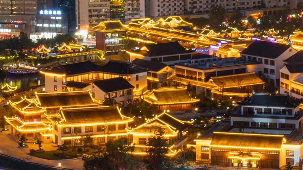 兩會前夕，新華社推出重磅評論