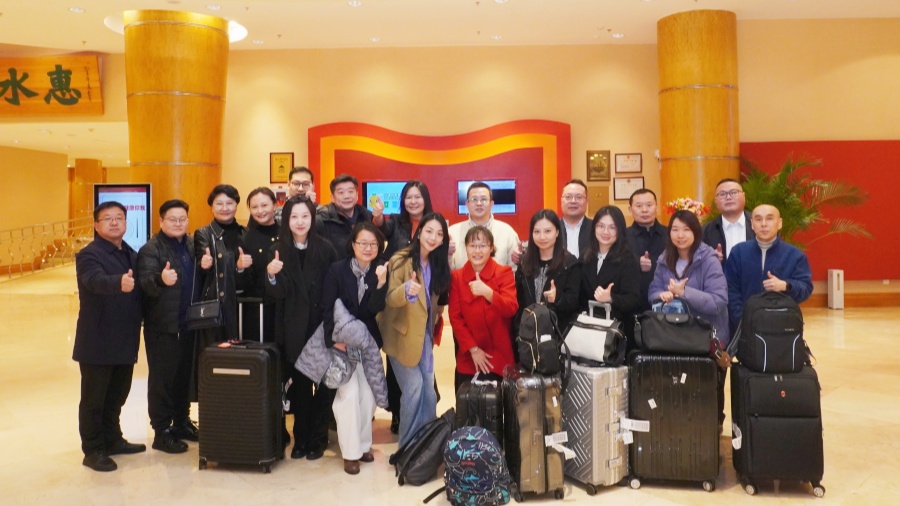 【兩會快評】我們來了，向春天出發