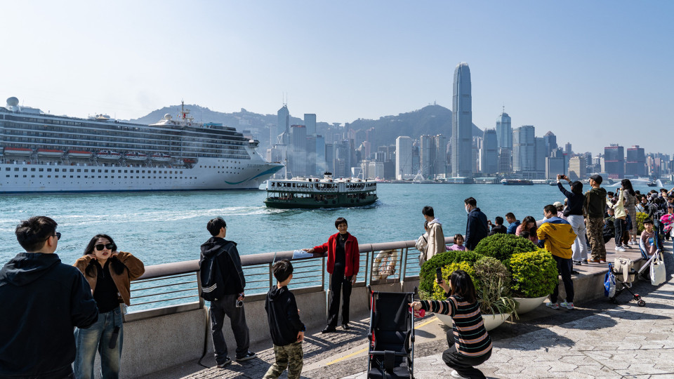 全國兩會｜胡曉明：政府工作報告堅持穩中求進 有信心國家高質量完成「十四五」規劃目標任務