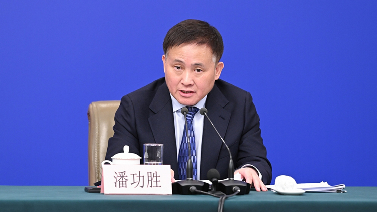兩會經濟主題記者會丨潘功勝三化三穩詳細拆解中國金融安全