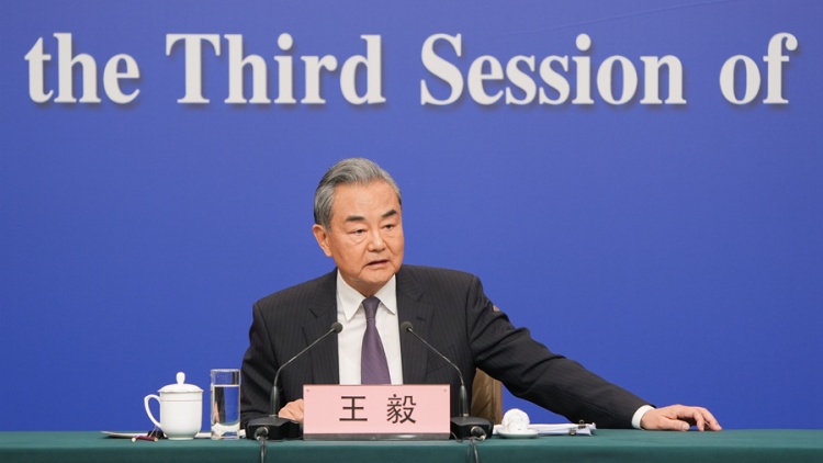 外交主題記者會 | 王毅用哪吒比喻中國科技創新