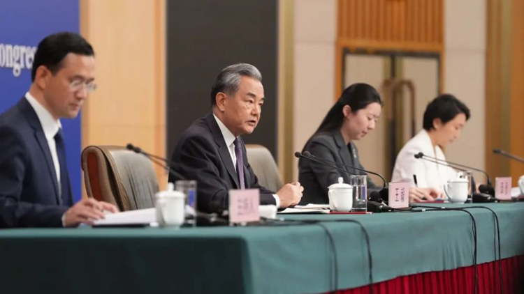 兩會外長記者會的三個細節