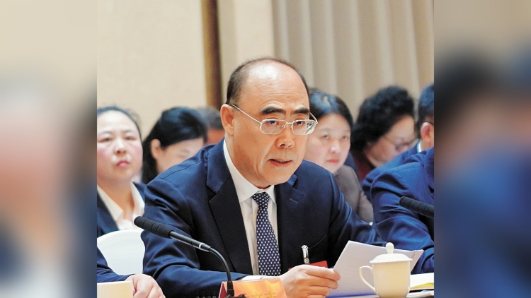 李岩松：扛牢能源責任 推動大慶建設