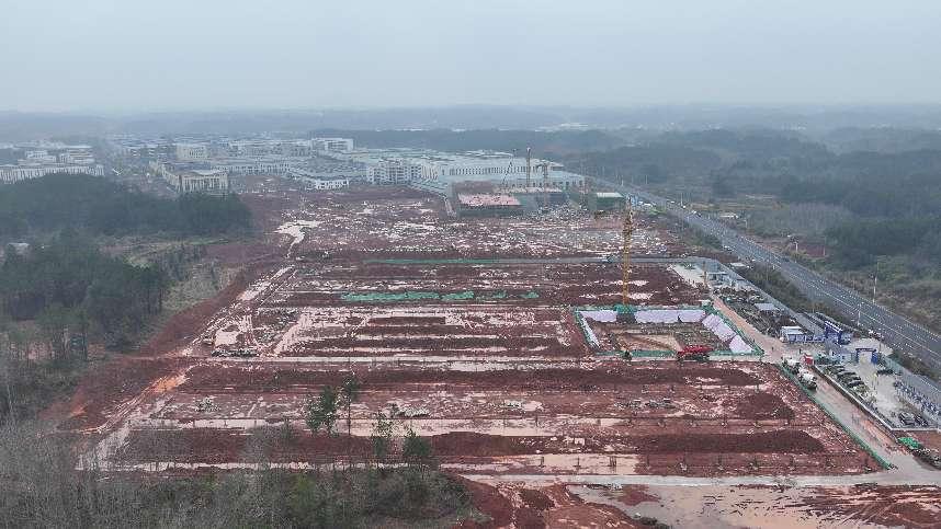 皖屯溪區：登高逐新立潮頭 園區經濟開新局