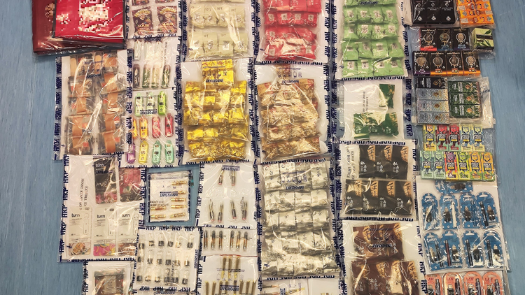 警方將軍澳反毒品行動  拘一男檢35萬元毒品