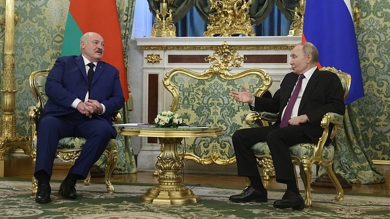 即日生效 俄白總統交換聯盟國家安全保障條約批准書