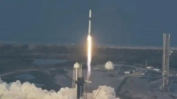 美國「龍」飛船發射升空 滯留太空太空人有望歸家