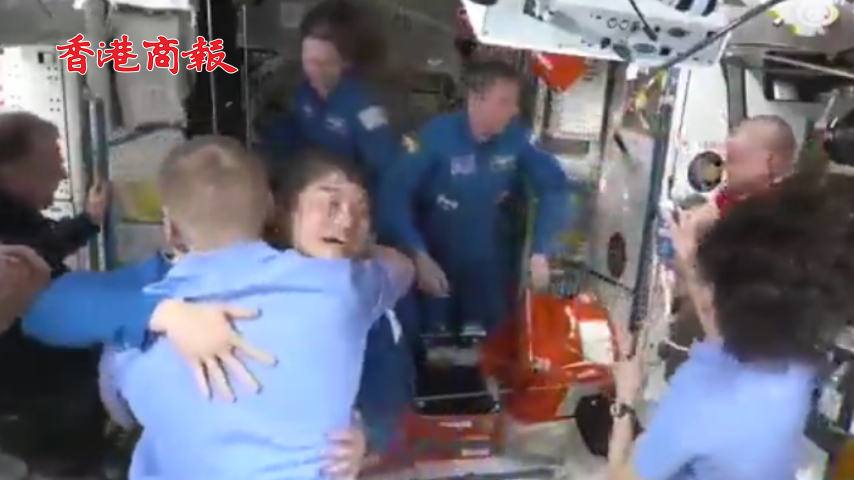 有片丨與國際空間站接駁成功 「龍」飛船要接滯留太空人回家了