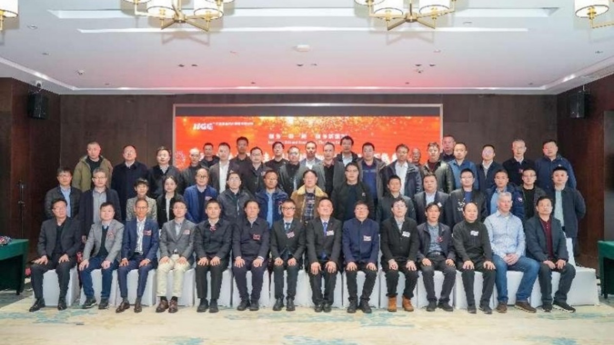 巨鑫鋼管聯合寶鋼造中國首支32mm超厚螺旋鋼管下線